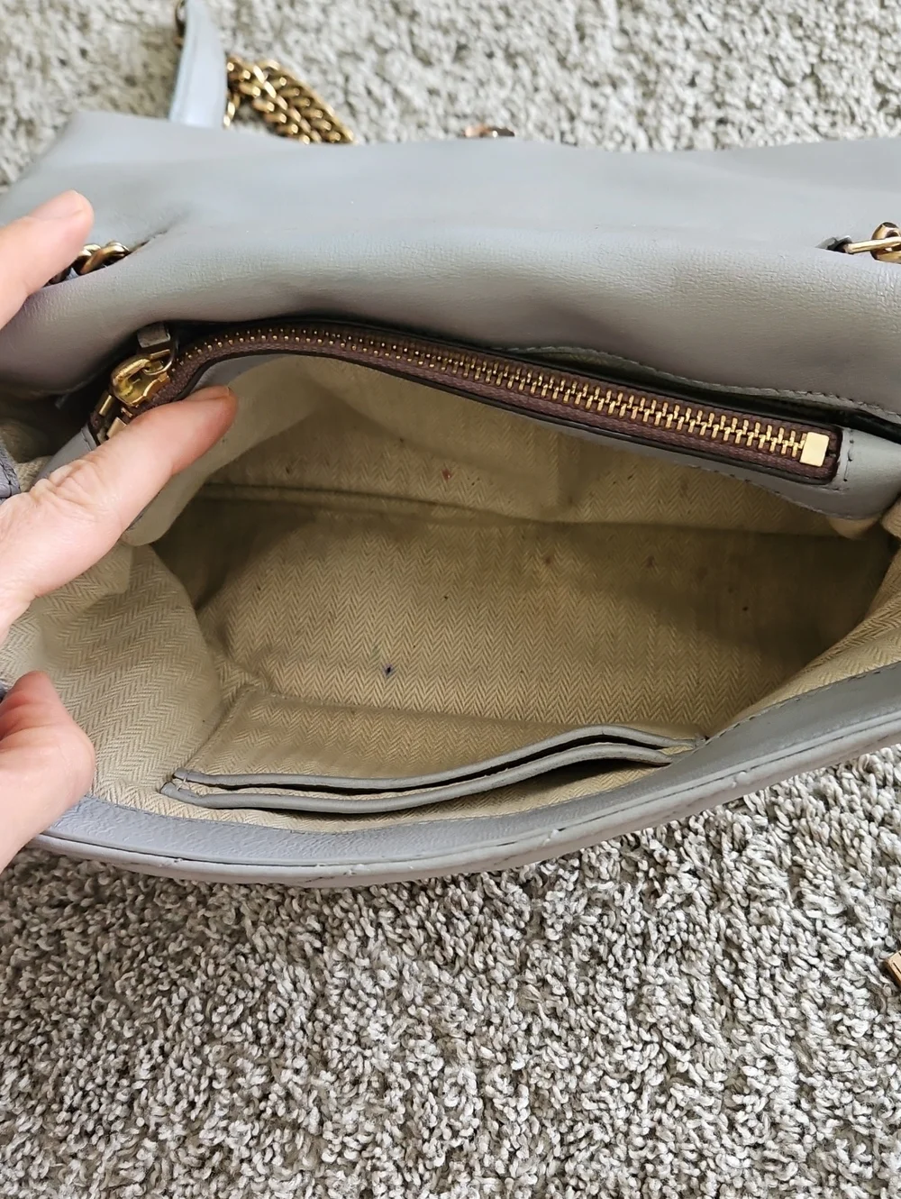 Tory Burch Quilted Leather Shoulder Bag in Light Gray